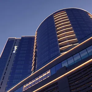 Radisson Blu Hotel, Waterfront Hotell